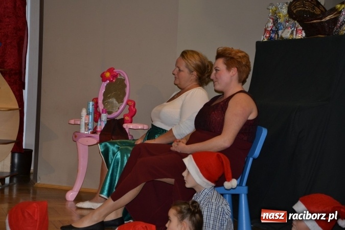 Zdjęcie w galerii na portalu naszraciborz.pl: Mikołajkowy Kopciuszek po śląsku w Tworkowie wiadomości z regionu