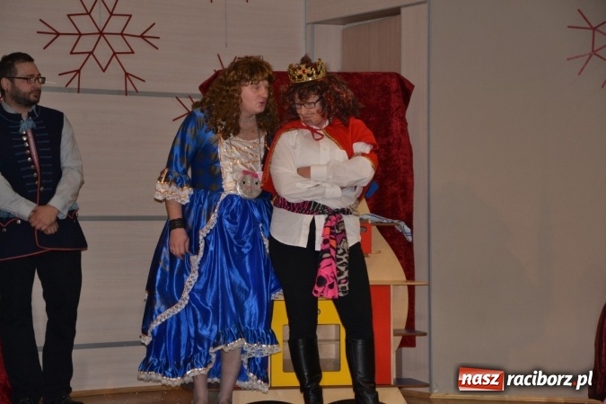 Zdjęcie w galerii na portalu naszraciborz.pl: Mikołajkowy Kopciuszek po śląsku w Tworkowie wiadomości z regionu