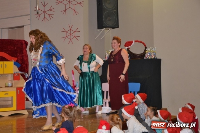 Zdjęcie w galerii na portalu naszraciborz.pl: Mikołajkowy Kopciuszek po śląsku w Tworkowie wiadomości z regionu