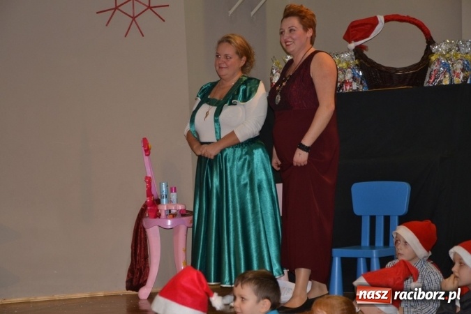 Zdjęcie w galerii na portalu naszraciborz.pl: Mikołajkowy Kopciuszek po śląsku w Tworkowie wiadomości z regionu