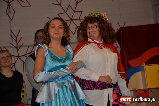 Zdjęcie w galerii na portalu naszraciborz.pl: Mikołajkowy Kopciuszek po śląsku w Tworkowie wiadomości z regionu