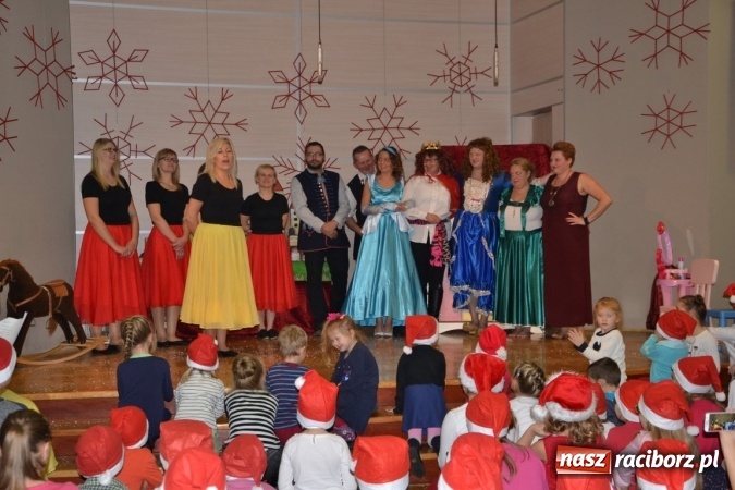 Zdjęcie w galerii na portalu naszraciborz.pl: Mikołajkowy Kopciuszek po śląsku w Tworkowie wiadomości z regionu