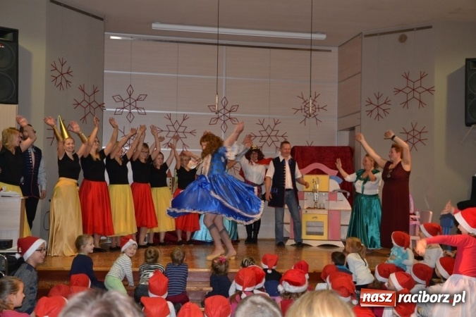 Zdjęcie w galerii na portalu naszraciborz.pl: Mikołajkowy Kopciuszek po śląsku w Tworkowie wiadomości z regionu