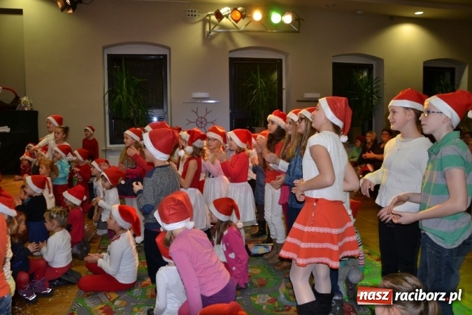 Zdjęcie w galerii na portalu naszraciborz.pl: Mikołajkowy Kopciuszek po śląsku w Tworkowie wiadomości z regionu