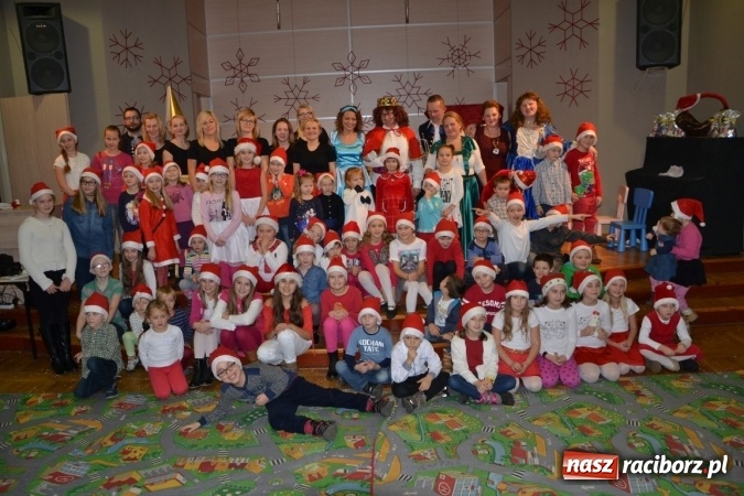 Zdjęcie w galerii na portalu naszraciborz.pl: Mikołajkowy Kopciuszek po śląsku w Tworkowie wiadomości z regionu