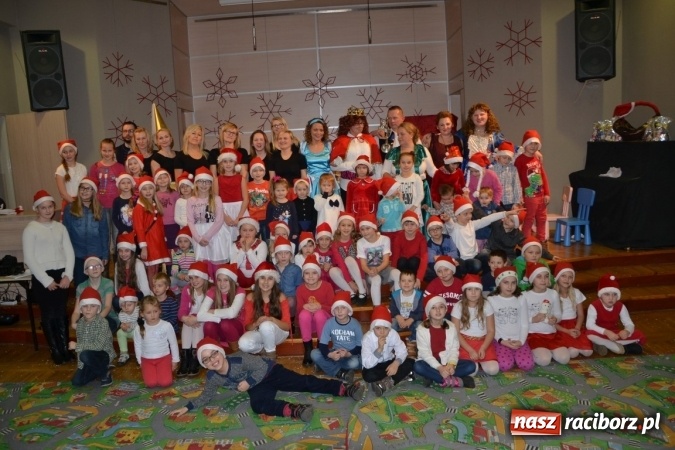 Zdjęcie w galerii na portalu naszraciborz.pl: Mikołajkowy Kopciuszek po śląsku w Tworkowie wiadomości z regionu