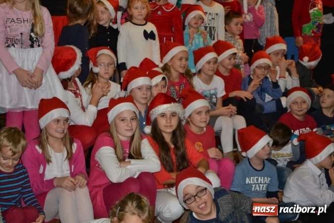 Zdjęcie w galerii na portalu naszraciborz.pl: Mikołajkowy Kopciuszek po śląsku w Tworkowie wiadomości z regionu