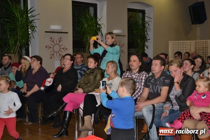 Zdjęcie w galerii na portalu naszraciborz.pl: Mikołajkowy Kopciuszek po śląsku w Tworkowie wiadomości z regionu