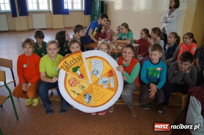 Zdjęcie w galerii na portalu naszraciborz.pl: SP 4: O językach od kuchni wiadomości z regionu