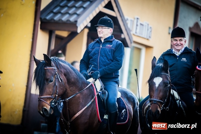 Zdjęcie w galerii na portalu naszraciborz.pl: Procesja konna ku czci św. Mikołaja w Krzanowicach wiadomości z regionu