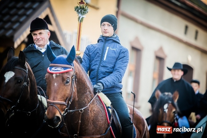 Zdjęcie w galerii na portalu naszraciborz.pl: Procesja konna ku czci św. Mikołaja w Krzanowicach wiadomości z regionu