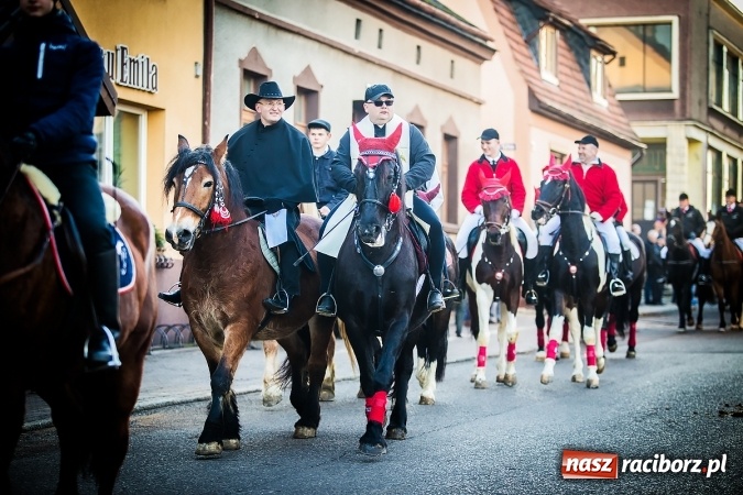 Zdjęcie w galerii na portalu naszraciborz.pl: Procesja konna ku czci św. Mikołaja w Krzanowicach wiadomości z regionu