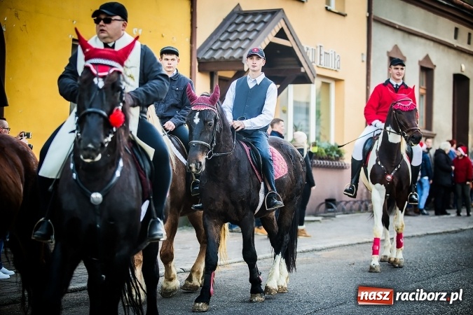 Zdjęcie w galerii na portalu naszraciborz.pl: Procesja konna ku czci św. Mikołaja w Krzanowicach wiadomości z regionu