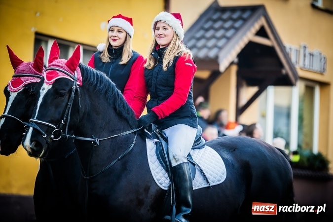 Zdjęcie w galerii na portalu naszraciborz.pl: Procesja konna ku czci św. Mikołaja w Krzanowicach wiadomości z regionu