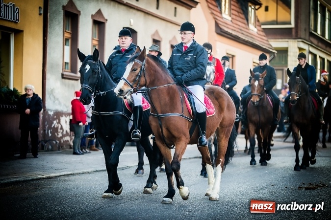 Zdjęcie w galerii na portalu naszraciborz.pl: Procesja konna ku czci św. Mikołaja w Krzanowicach wiadomości z regionu