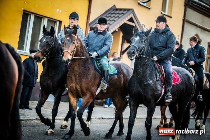 Zdjęcie w galerii na portalu naszraciborz.pl: Procesja konna ku czci św. Mikołaja w Krzanowicach wiadomości z regionu