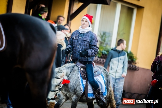Zdjęcie w galerii na portalu naszraciborz.pl: Procesja konna ku czci św. Mikołaja w Krzanowicach wiadomości z regionu