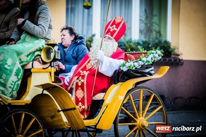 Zdjęcie w galerii na portalu naszraciborz.pl: Procesja konna ku czci św. Mikołaja w Krzanowicach wiadomości z regionu