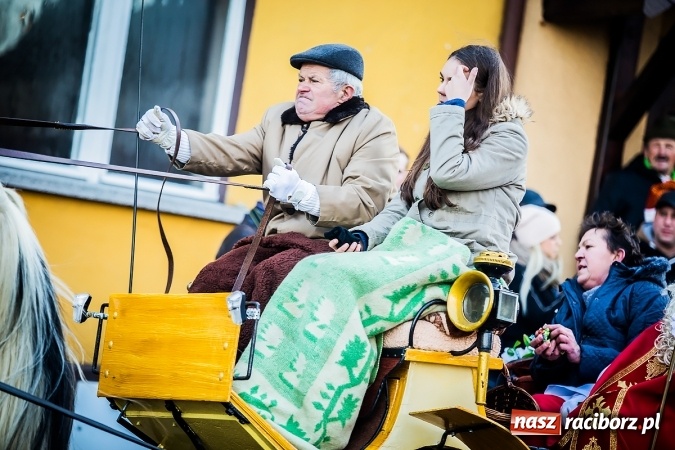 Zdjęcie w galerii na portalu naszraciborz.pl: Procesja konna ku czci św. Mikołaja w Krzanowicach wiadomości z regionu