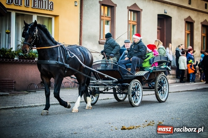 Zdjęcie w galerii na portalu naszraciborz.pl: Procesja konna ku czci św. Mikołaja w Krzanowicach wiadomości z regionu