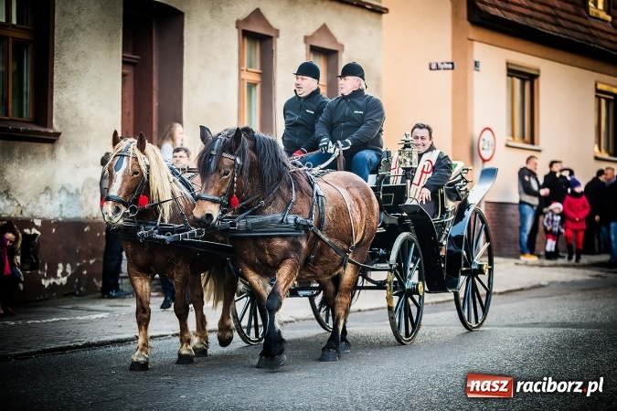 Zdjęcie w galerii na portalu naszraciborz.pl: Procesja konna ku czci św. Mikołaja w Krzanowicach wiadomości z regionu