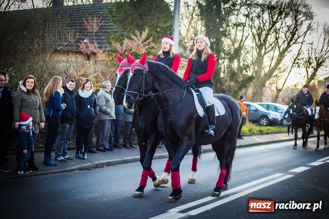 Zdjęcie w galerii na portalu naszraciborz.pl: Procesja konna ku czci św. Mikołaja w Krzanowicach wiadomości z regionu