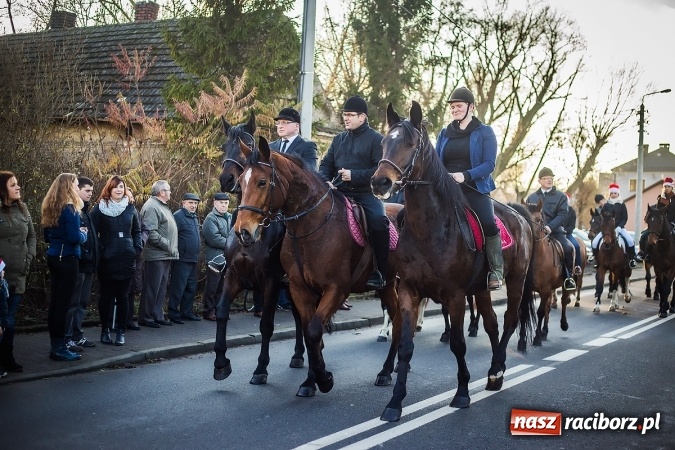 Zdjęcie w galerii na portalu naszraciborz.pl: Procesja konna ku czci św. Mikołaja w Krzanowicach wiadomości z regionu