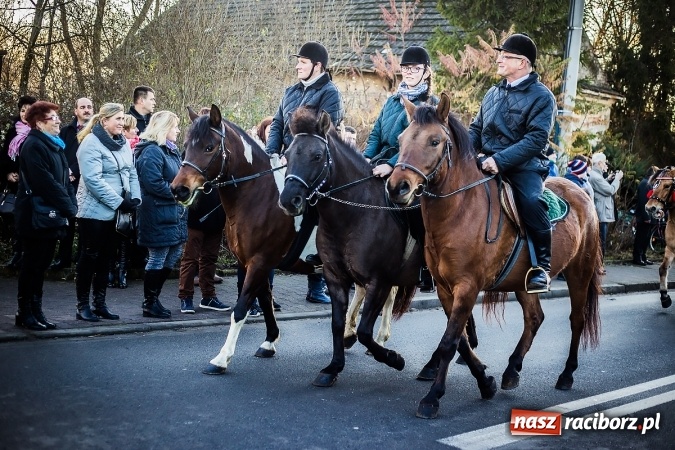 Zdjęcie w galerii na portalu naszraciborz.pl: Procesja konna ku czci św. Mikołaja w Krzanowicach wiadomości z regionu