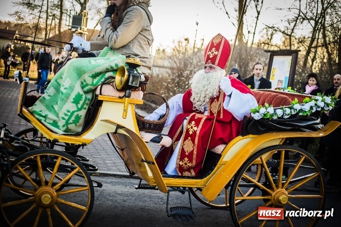 Zdjęcie w galerii na portalu naszraciborz.pl: Procesja konna ku czci św. Mikołaja w Krzanowicach wiadomości z regionu
