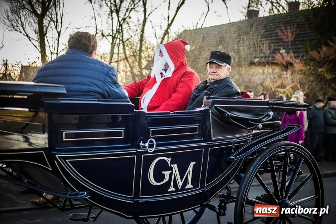 Zdjęcie w galerii na portalu naszraciborz.pl: Procesja konna ku czci św. Mikołaja w Krzanowicach wiadomości z regionu