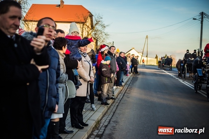 Zdjęcie w galerii na portalu naszraciborz.pl: Procesja konna ku czci św. Mikołaja w Krzanowicach wiadomości z regionu