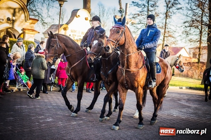 Zdjęcie w galerii na portalu naszraciborz.pl: Procesja konna ku czci św. Mikołaja w Krzanowicach wiadomości z regionu