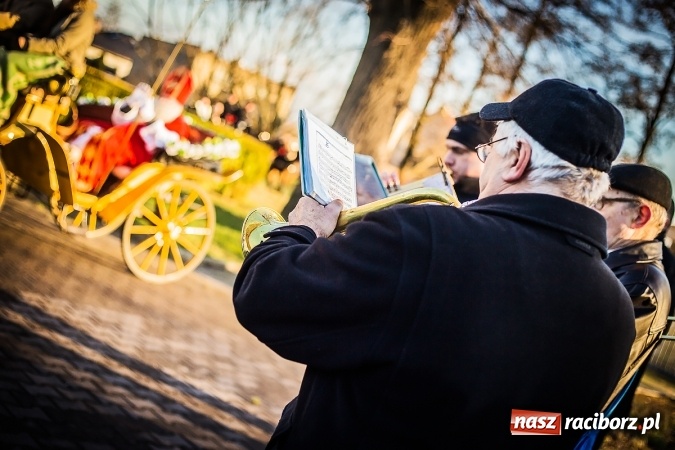 Zdjęcie w galerii na portalu naszraciborz.pl: Procesja konna ku czci św. Mikołaja w Krzanowicach wiadomości z regionu