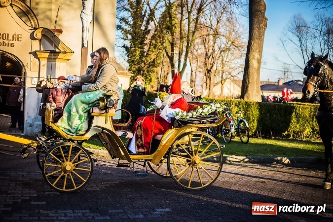 Zdjęcie w galerii na portalu naszraciborz.pl: Procesja konna ku czci św. Mikołaja w Krzanowicach wiadomości z regionu