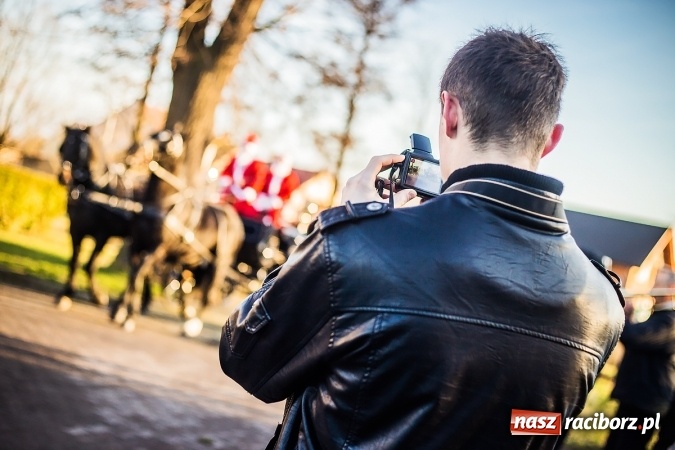 Zdjęcie w galerii na portalu naszraciborz.pl: Procesja konna ku czci św. Mikołaja w Krzanowicach wiadomości z regionu