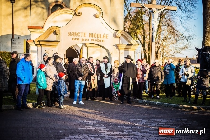 Zdjęcie w galerii na portalu naszraciborz.pl: Procesja konna ku czci św. Mikołaja w Krzanowicach wiadomości z regionu