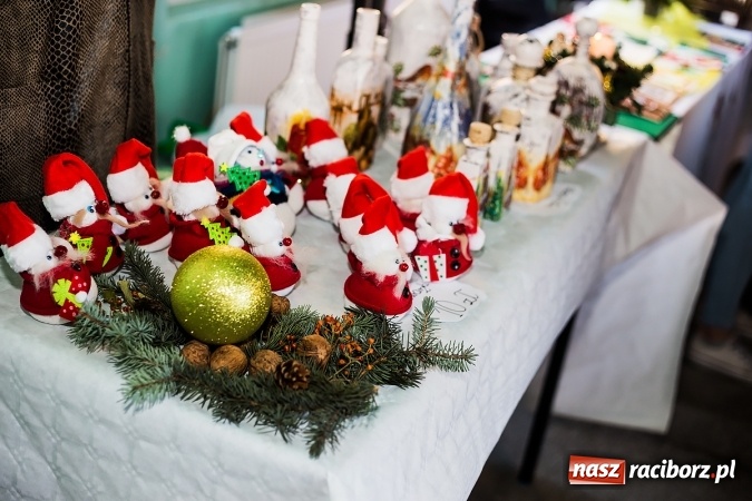 Zdjęcie w galerii na portalu naszraciborz.pl: Kiermasz Świąteczny w Krzanowicach wiadomości z regionu
