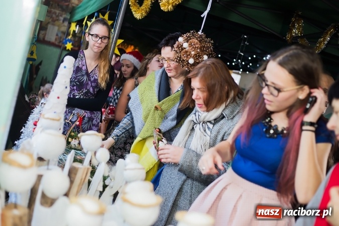 Zdjęcie w galerii na portalu naszraciborz.pl: Kiermasz Świąteczny w Krzanowicach wiadomości z regionu