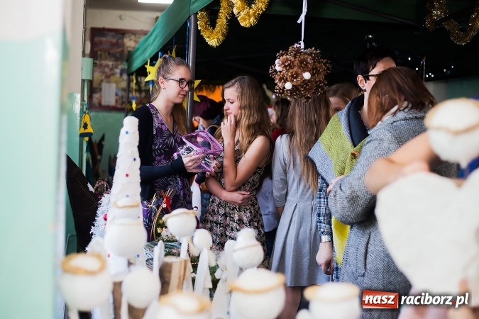 Zdjęcie w galerii na portalu naszraciborz.pl: Kiermasz Świąteczny w Krzanowicach wiadomości z regionu