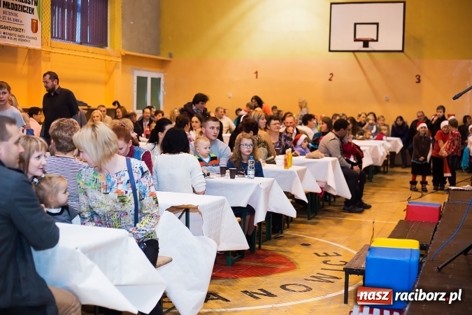 Zdjęcie w galerii na portalu naszraciborz.pl: Kiermasz Świąteczny w Krzanowicach wiadomości z regionu
