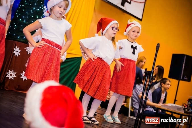 Zdjęcie w galerii na portalu naszraciborz.pl: Kiermasz Świąteczny w Krzanowicach wiadomości z regionu