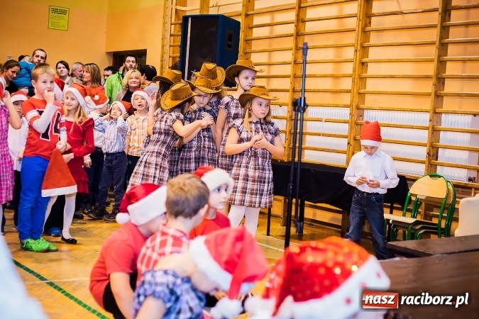 Zdjęcie w galerii na portalu naszraciborz.pl: Kiermasz Świąteczny w Krzanowicach wiadomości z regionu