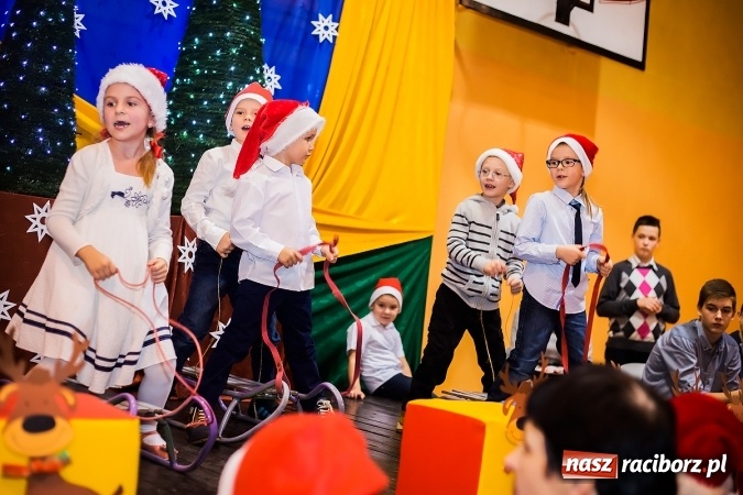 Zdjęcie w galerii na portalu naszraciborz.pl: Kiermasz Świąteczny w Krzanowicach wiadomości z regionu