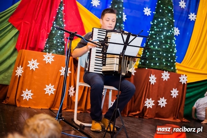 Zdjęcie w galerii na portalu naszraciborz.pl: Kiermasz Świąteczny w Krzanowicach wiadomości z regionu