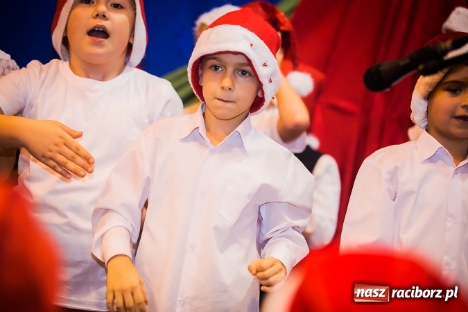 Zdjęcie w galerii na portalu naszraciborz.pl: Kiermasz Świąteczny w Krzanowicach wiadomości z regionu
