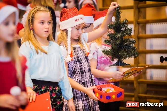 Zdjęcie w galerii na portalu naszraciborz.pl: Kiermasz Świąteczny w Krzanowicach wiadomości z regionu