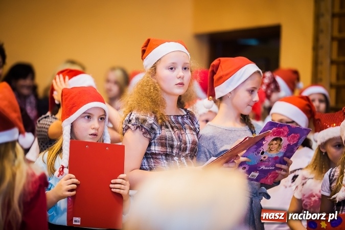 Zdjęcie w galerii na portalu naszraciborz.pl: Kiermasz Świąteczny w Krzanowicach wiadomości z regionu