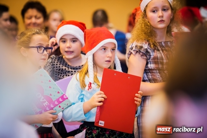 Zdjęcie w galerii na portalu naszraciborz.pl: Kiermasz Świąteczny w Krzanowicach wiadomości z regionu