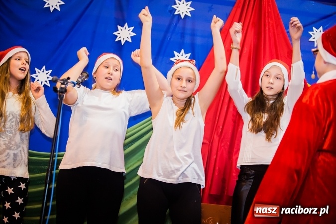 Zdjęcie w galerii na portalu naszraciborz.pl: Kiermasz Świąteczny w Krzanowicach wiadomości z regionu