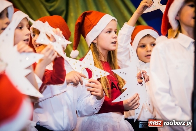 Zdjęcie w galerii na portalu naszraciborz.pl: Kiermasz Świąteczny w Krzanowicach wiadomości z regionu